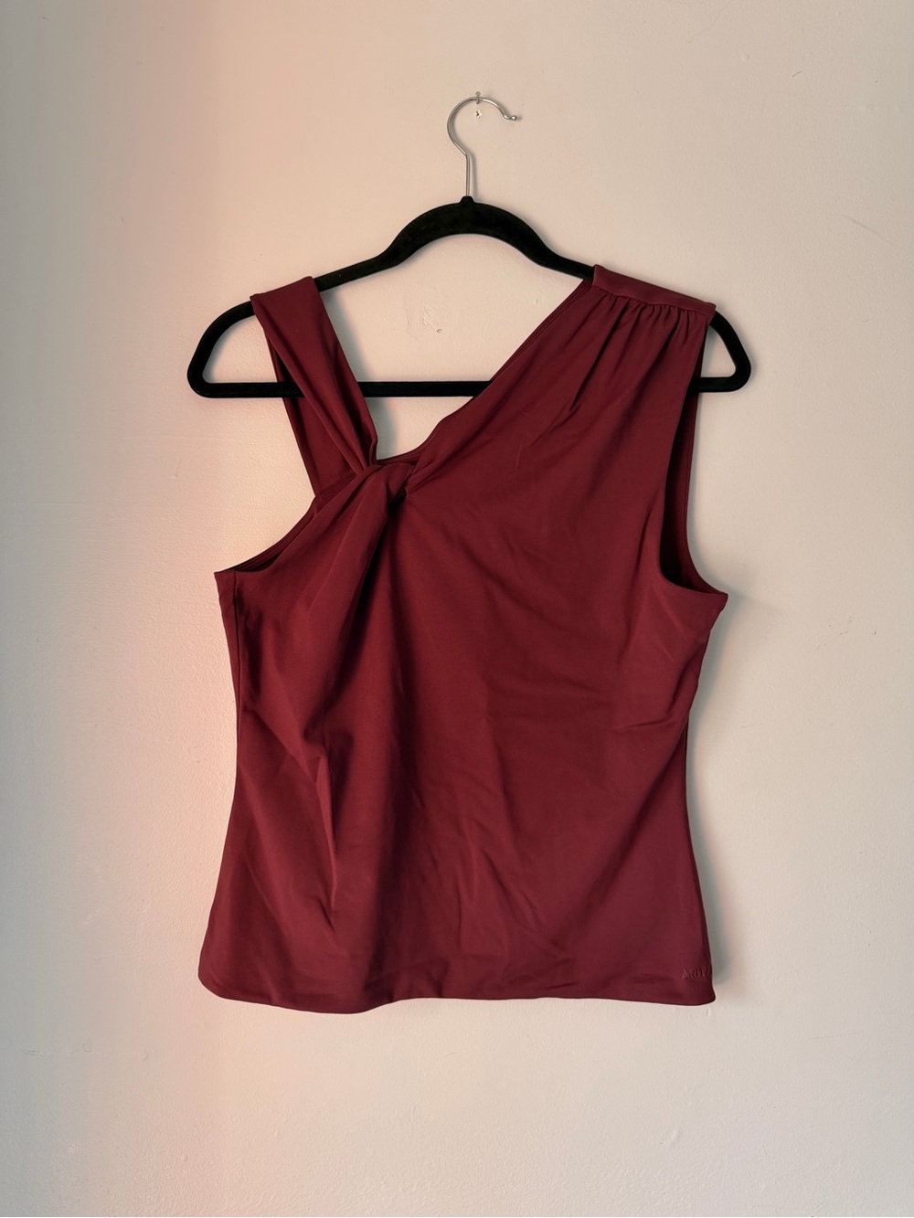 Aritzia Original Contour Enchant Top in Gala Plum - NWT